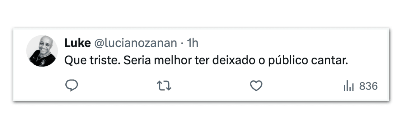 Belo e Alcione se atrapalham durante execução do Hino Nacional