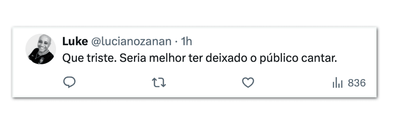 Belo e Alcione se atrapalham durante execução do Hino Nacional