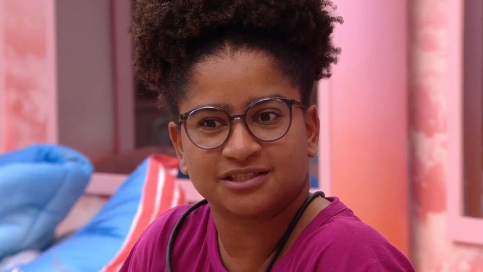 BBB 26: irmã gêmea de Milena debocha de rumor de crise familiar