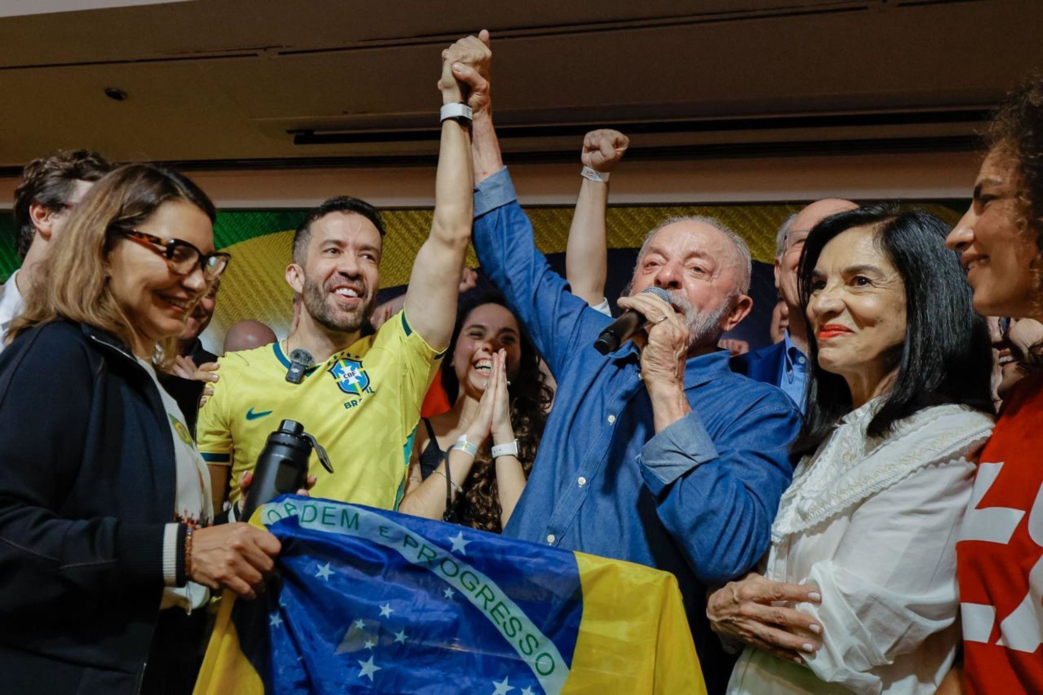 Lula freia direita nas Américas, mas bloco antipetista é desafio em casa