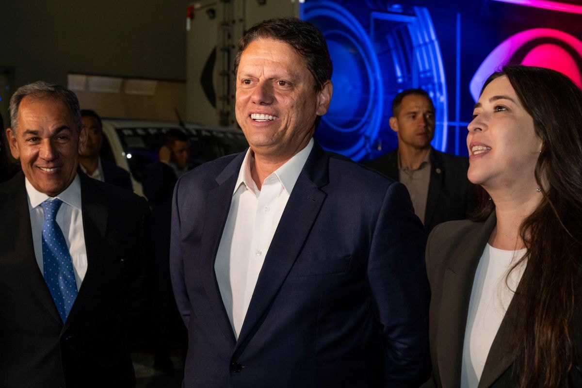 "Temos que sair dessa discussão", diz Tarcísio sobre urnas eletrônicas