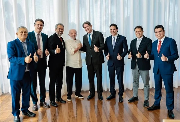 Lula costura candidaturas ao Senado próximo ao prazo para convenções