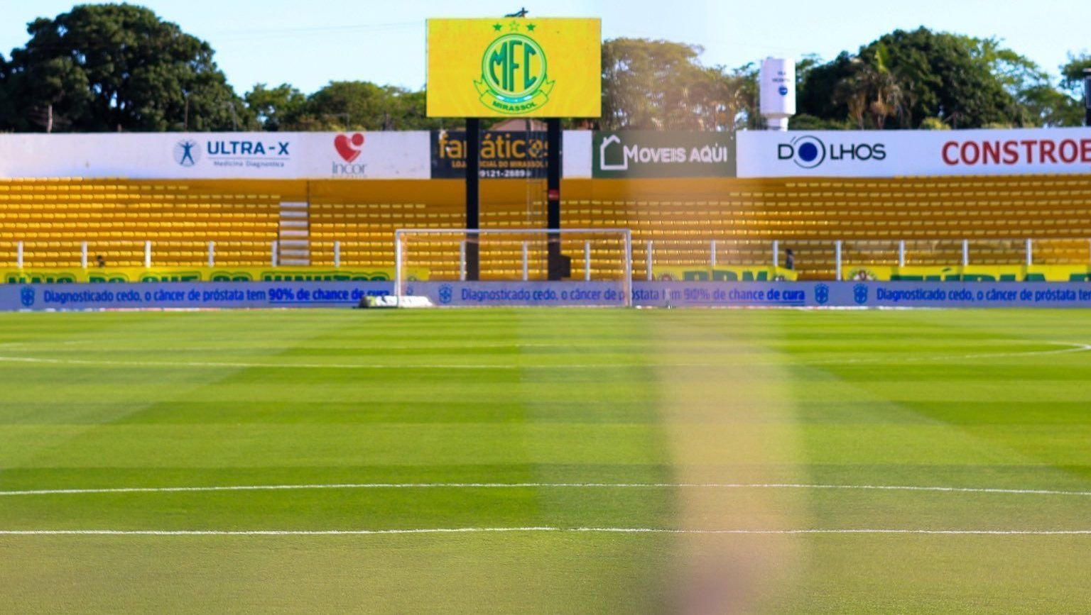 Vitória x Athletico-PR: escalações e onde assistir ao jogo do Brasileirão