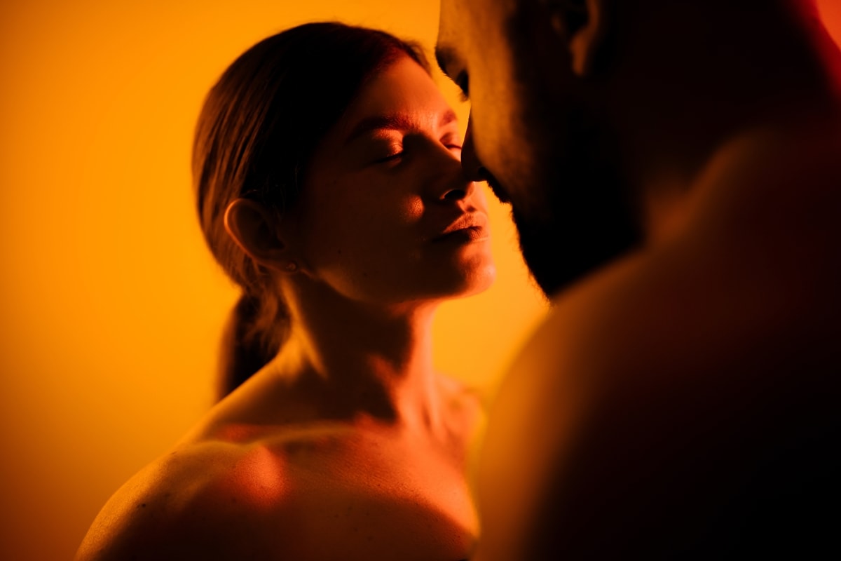 Simplicidade e prazer: 4 posições sexuais que dispensam acrobacias