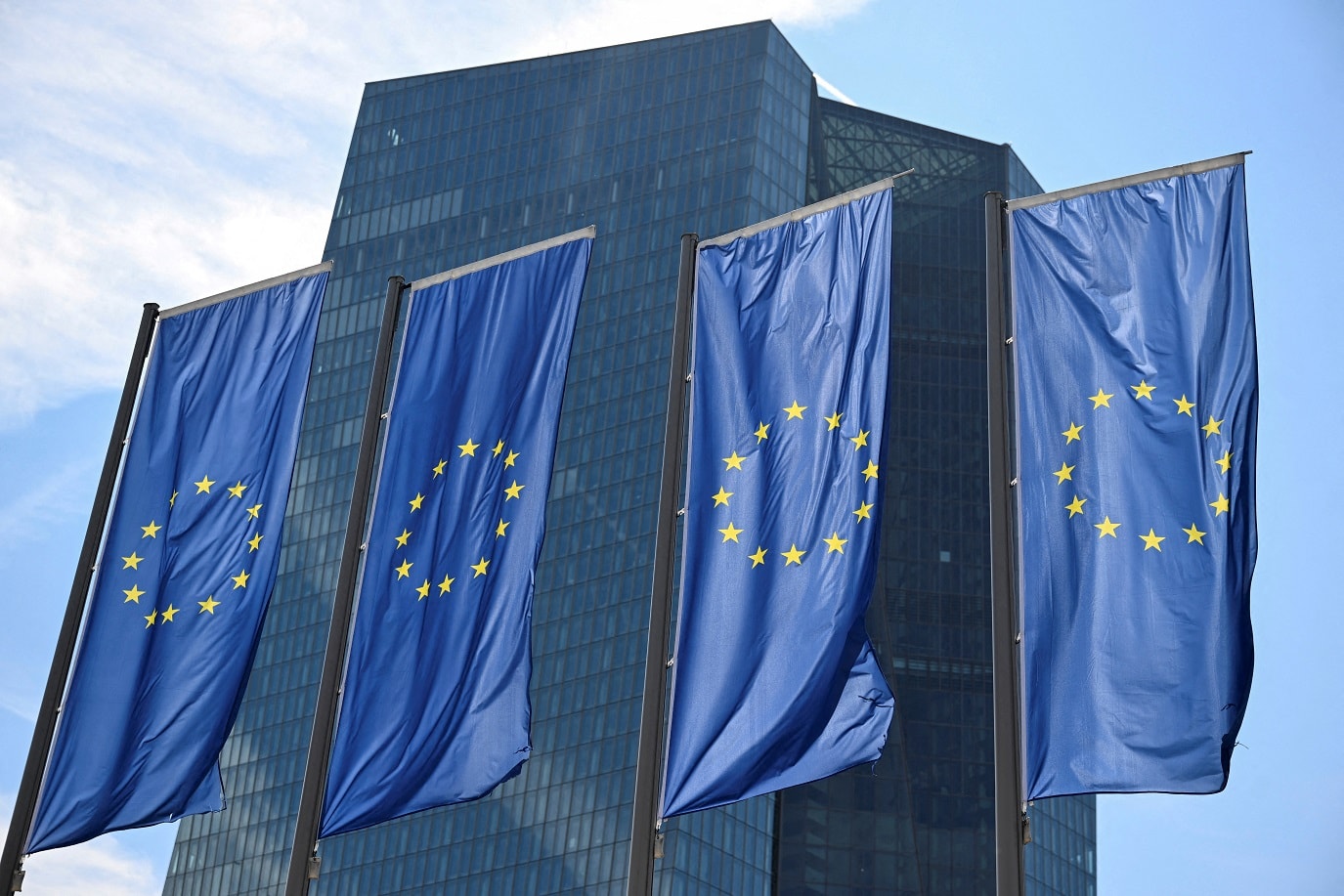 Impacto da guerra no Irã pode “prejudicar duplamente” consumidores europeus, diz BCE