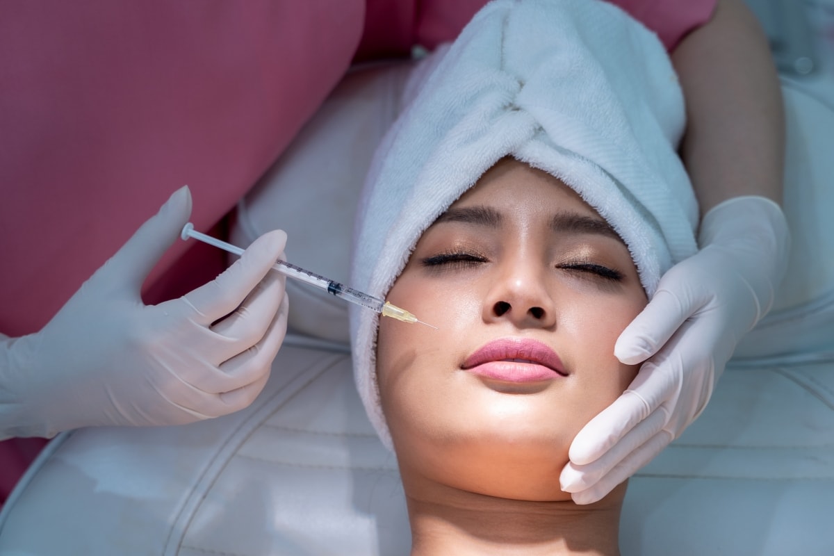 Botox preventivo antes dos 25 vira tendência e acende alerta médico