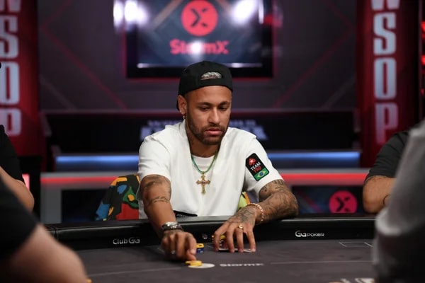 Neymar x pôquer: psicóloga analisa jogatina e faz alerta sobre o rendimento