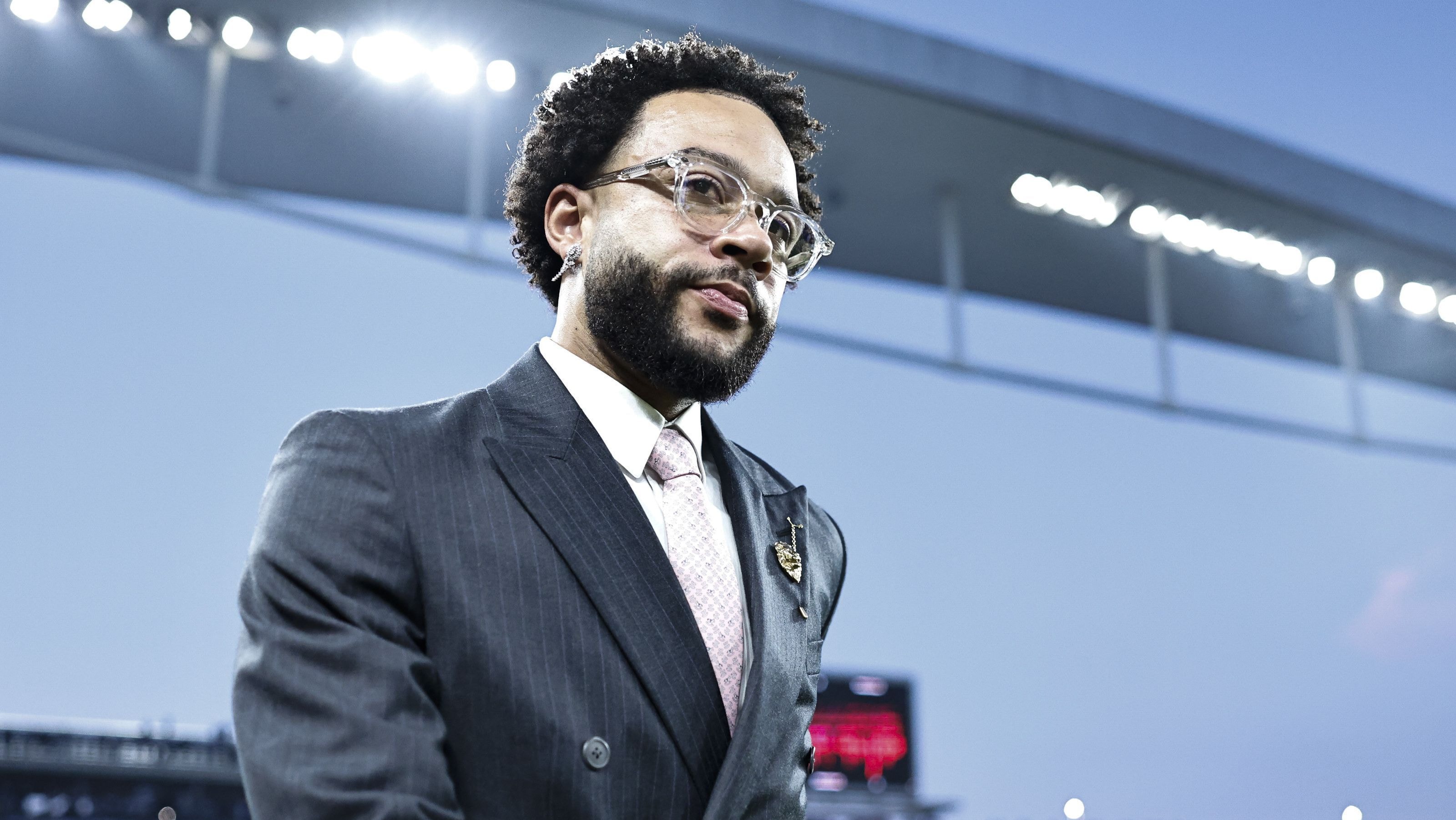 Erro na preparação física atrasa retorno de Depay no Corinthians