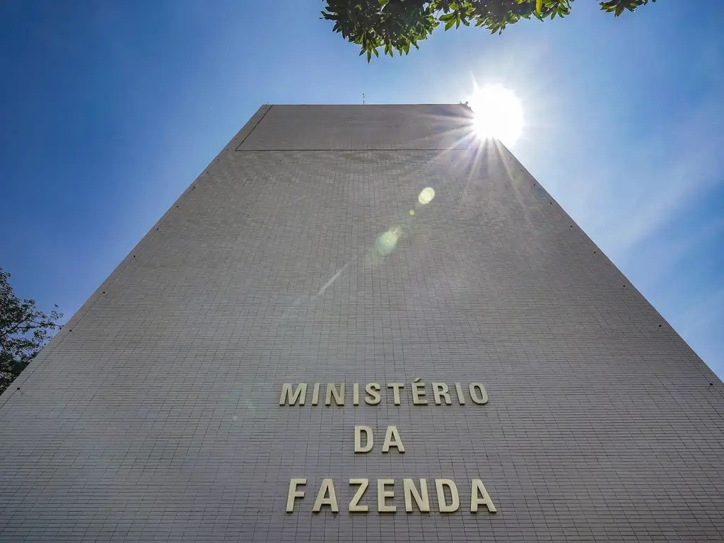Fazenda vê impacto macro reduzido de novas tarifas dos EUA para economia brasileira
