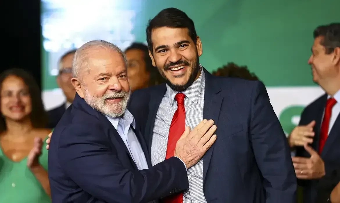 Após derrota de Messias, governo avalia demissões de aliados de Alcolumbre