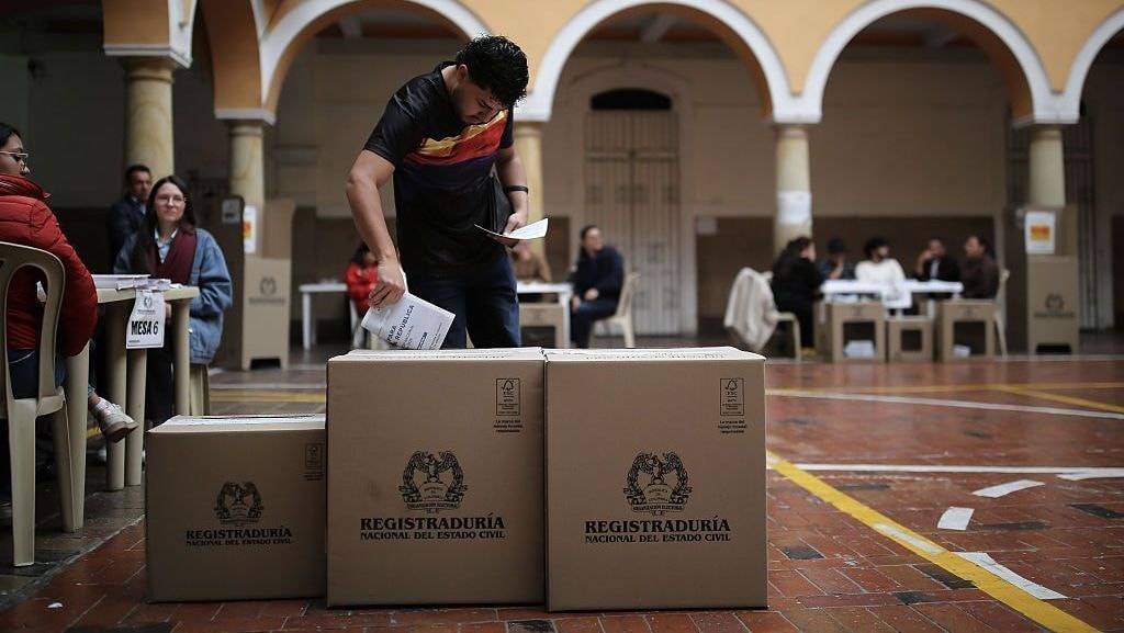 Primeiros resultados de eleição na Colômbia tem Espriella na frente