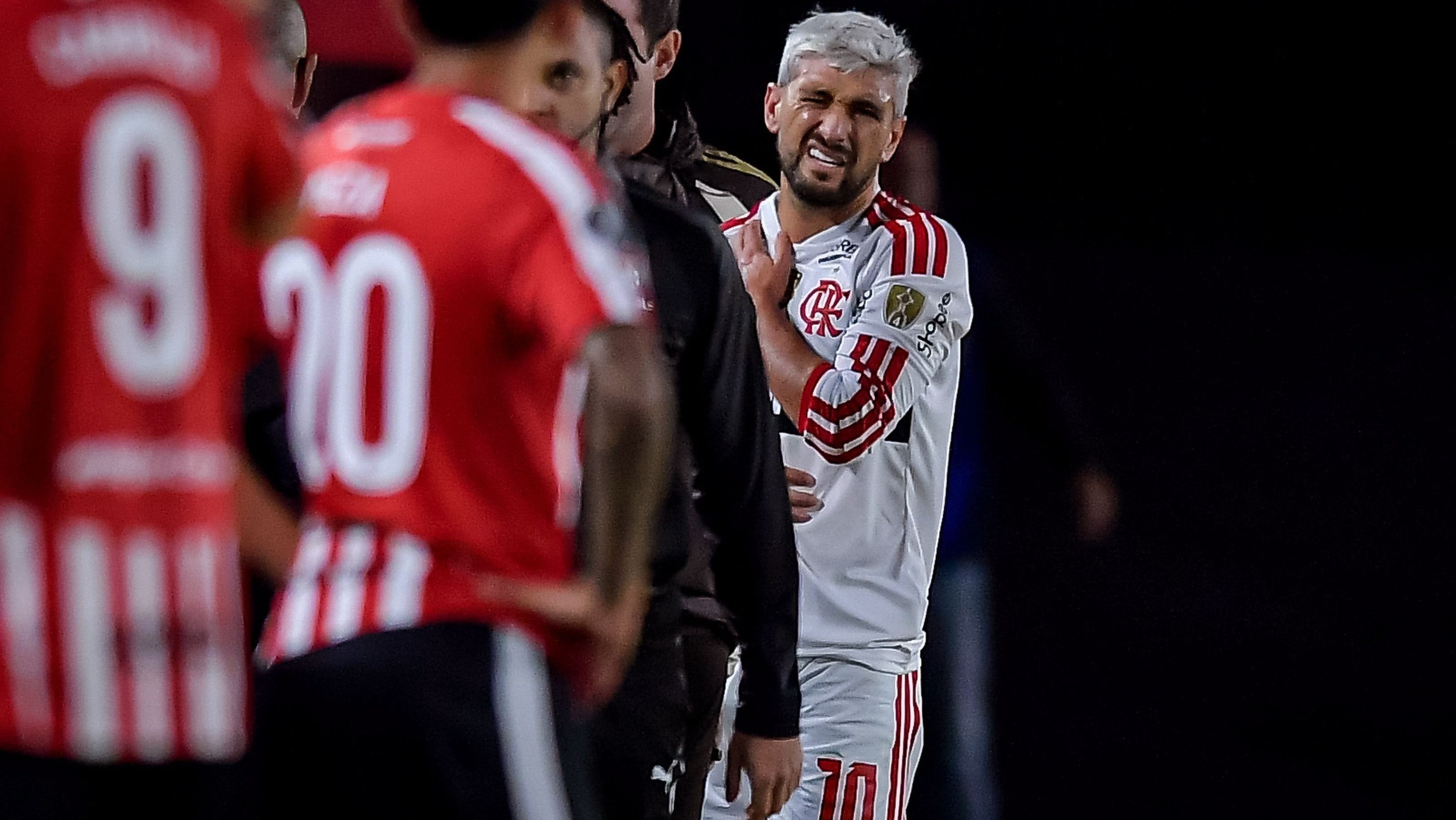 Arrascaeta fora da Copa? Especialista explica situação envolvendo uruguaio