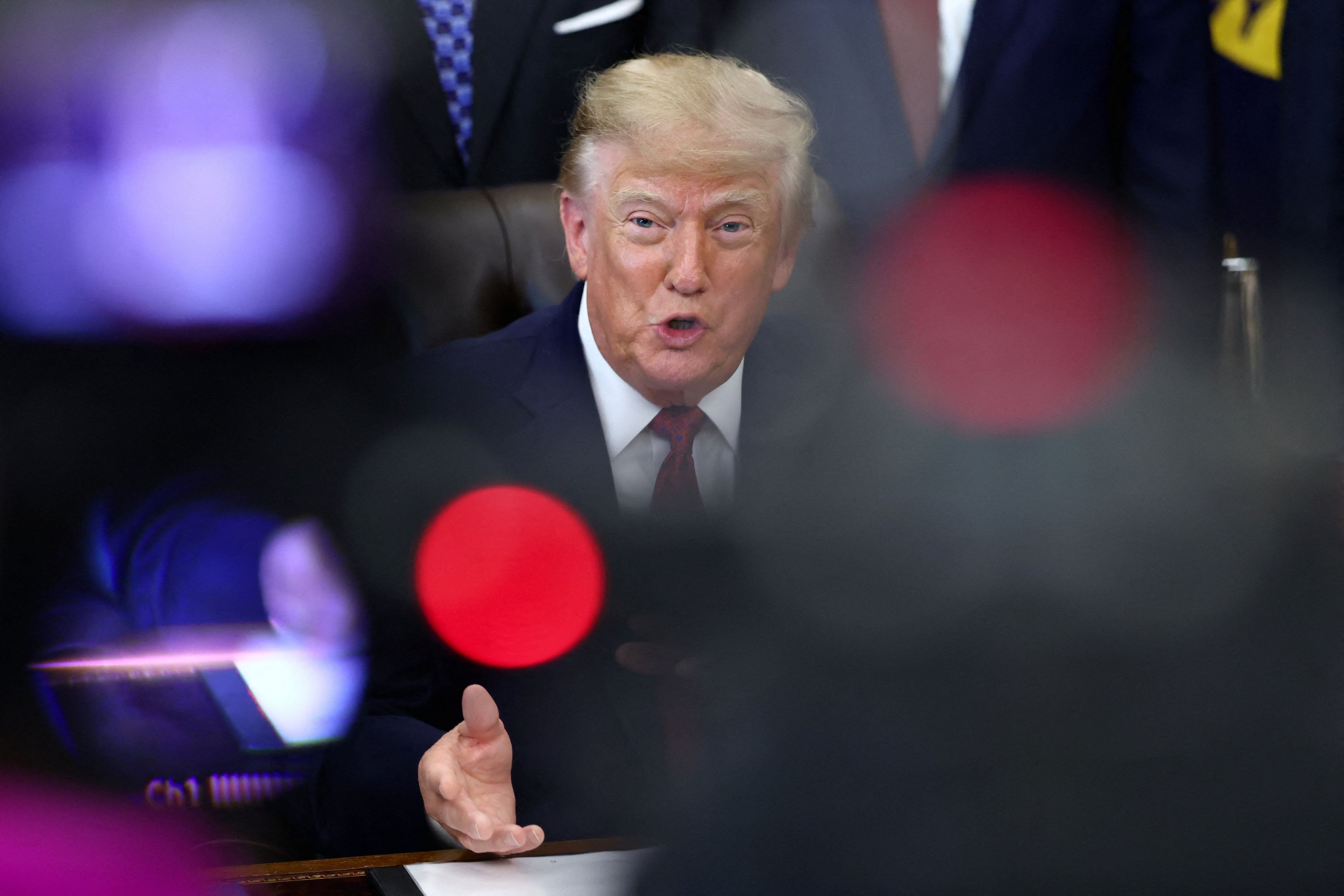 EUA alertam autoridades sobre golpes baseados em IA antes das Midterms