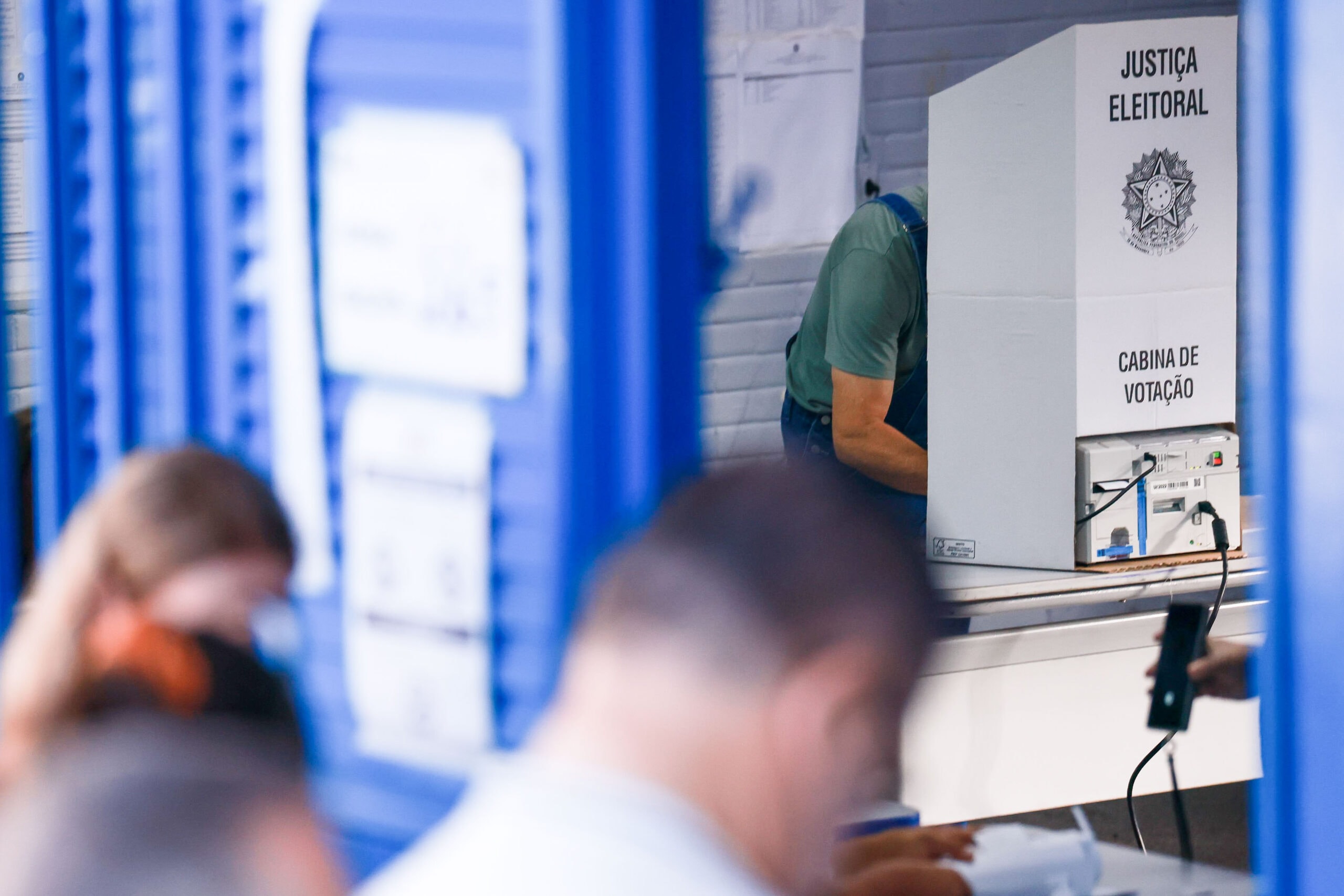 DF: abstenção cai e urnas registram 36.402 eleitores a mais no 2º turno
