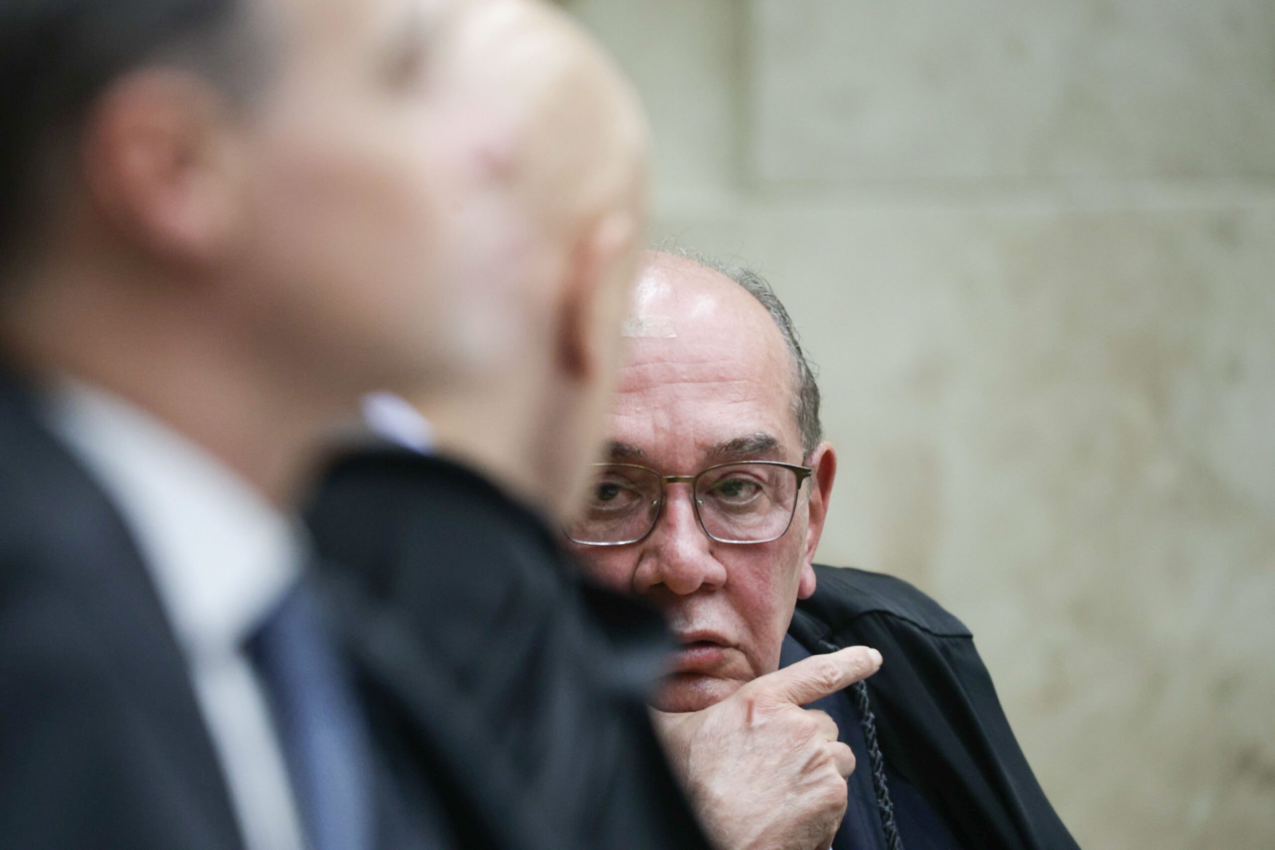 Sessão do STF continua nas redes sociais