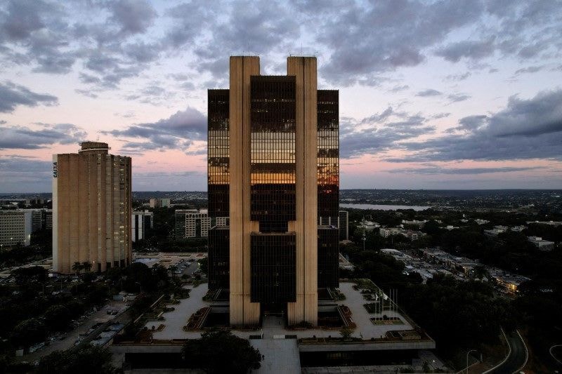 Quaest: Cai para 68% número de brasileiros a favor do fim da escala 6×1