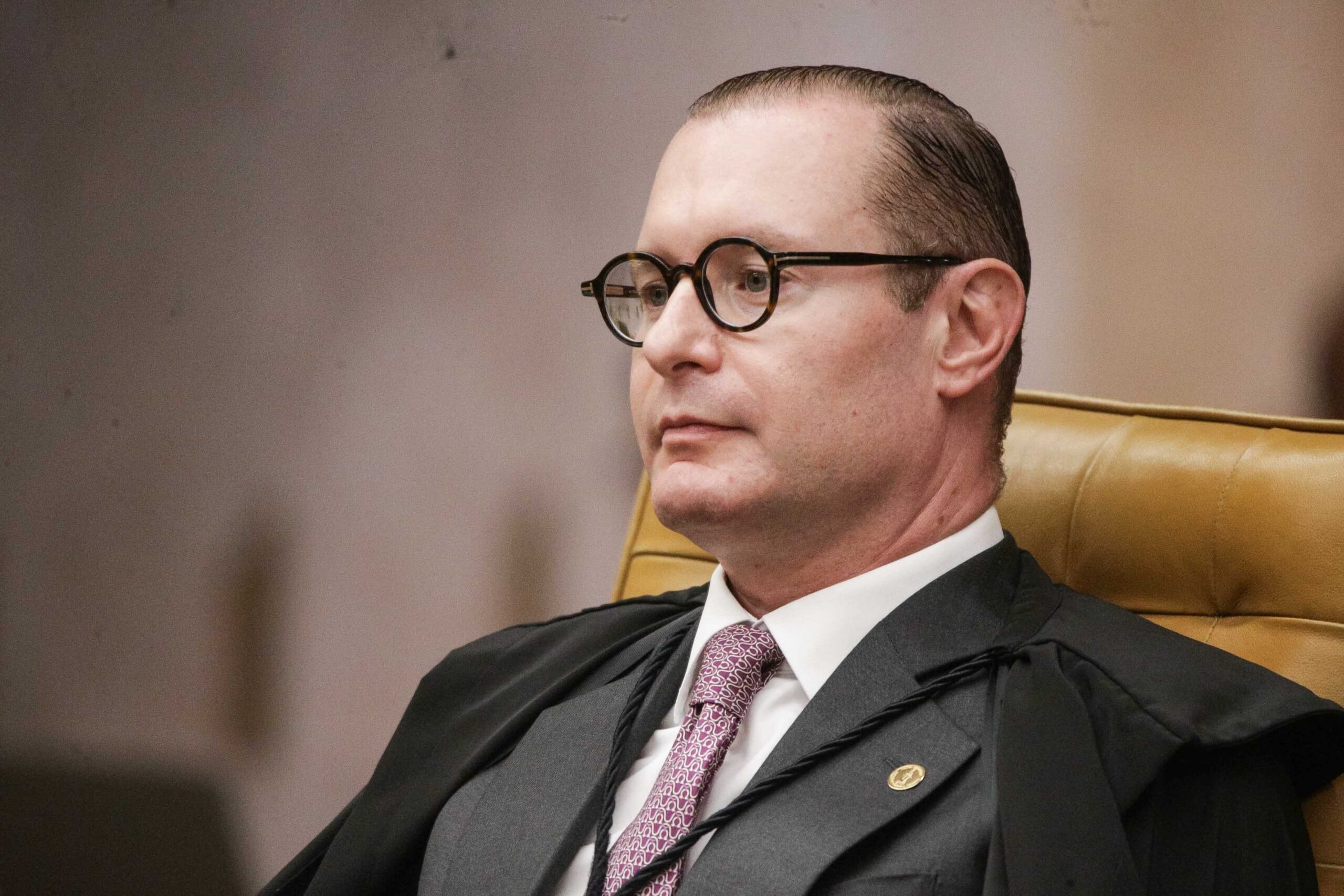 Decisão sobre urnas coloca Zanin na lista de “impicháveis” do Senado