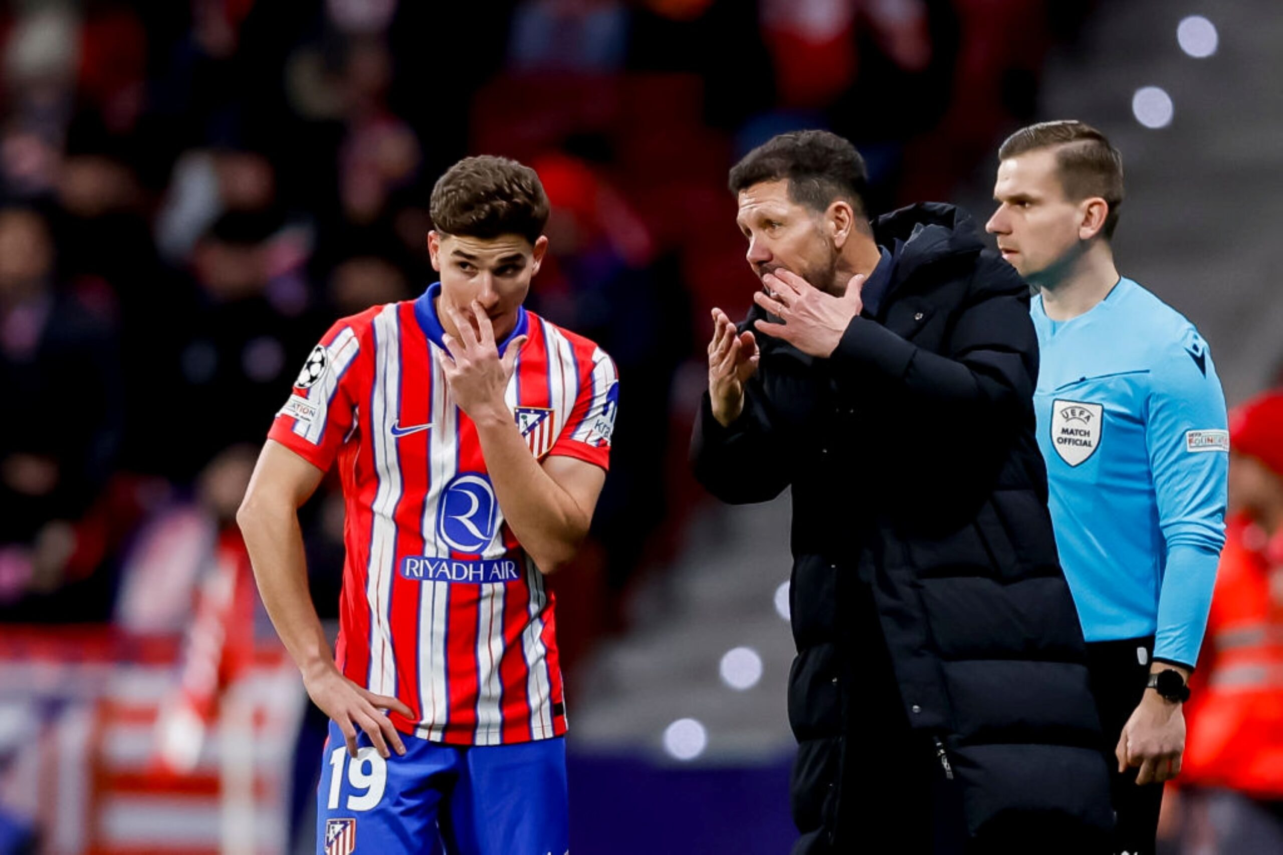 Arsenal teme perder Julián Álvarez para o Barcelona e prepara investida