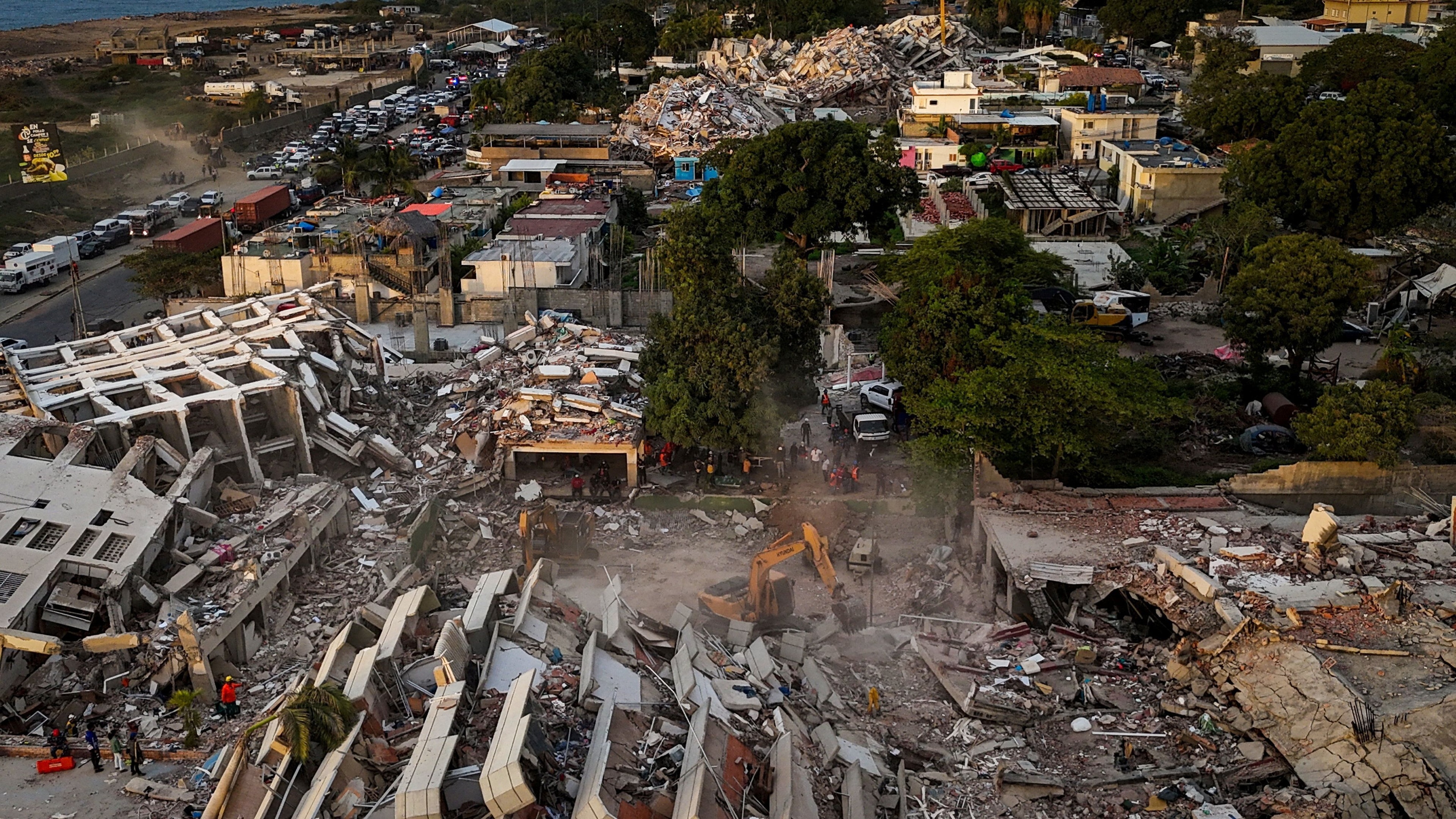 Famílias ainda buscam por desaparecidos após terremoto na Venezuela