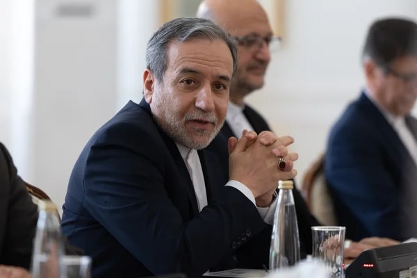 Irã diz que quem ajudar EUA na guerra será considerado "alvo legítimo"