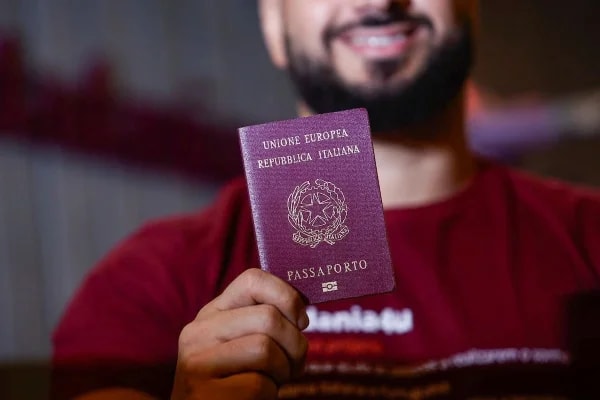 Justiça italiana consulta UE sobre lei que restringe cidadania