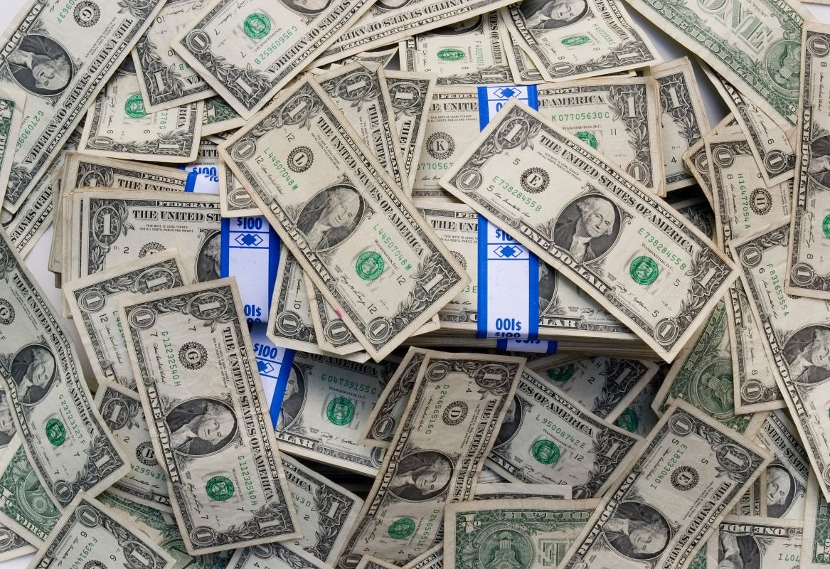 Dólar hoje sobe a R$ 5,09, à espera de Datafolha após reação à pesquisa Quaest