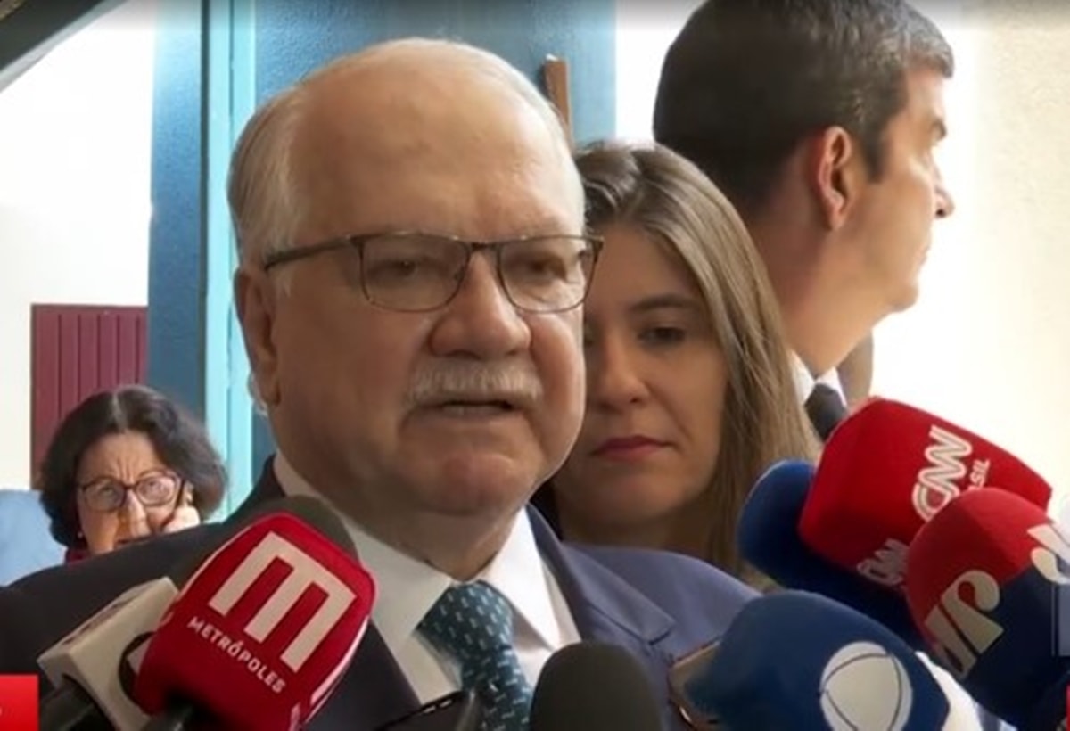 Edson Fachin, presidente do STF, vota no 2º turno em Brasília