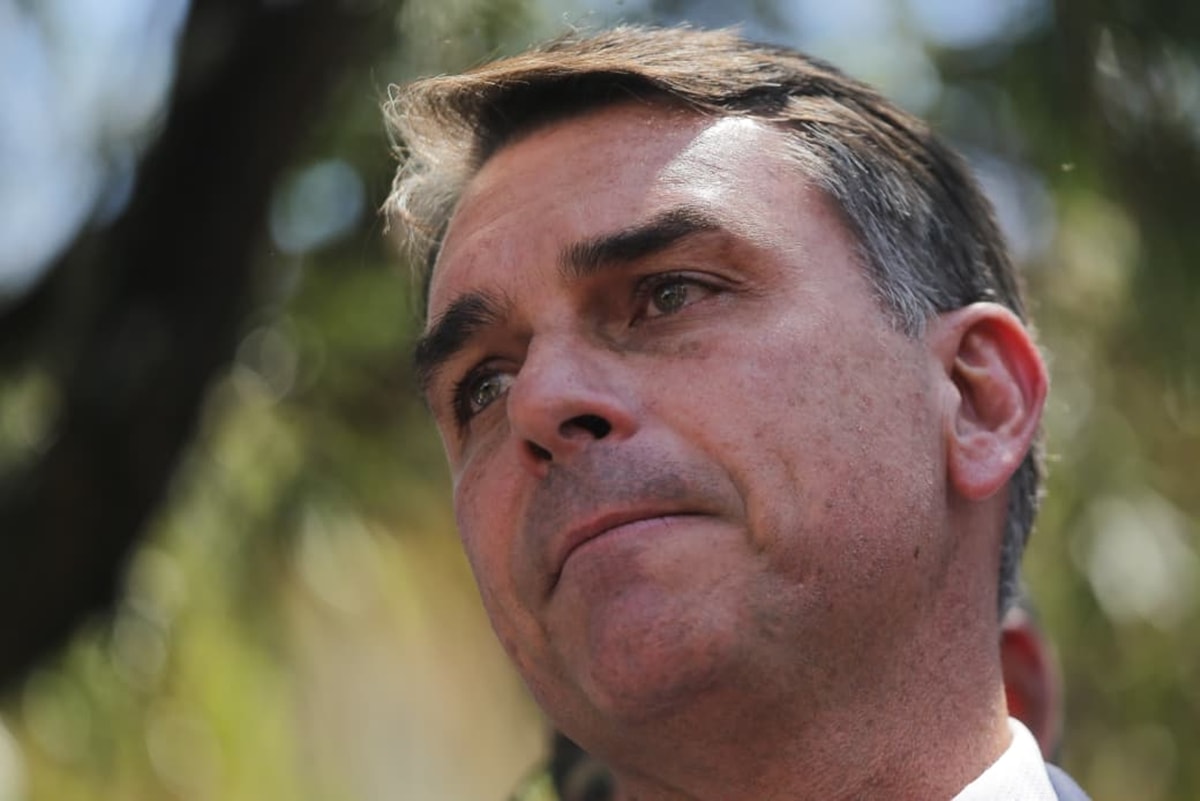 Eleições: Flávio cobra explicação sobre o que ocorreu entre 17h e 19h