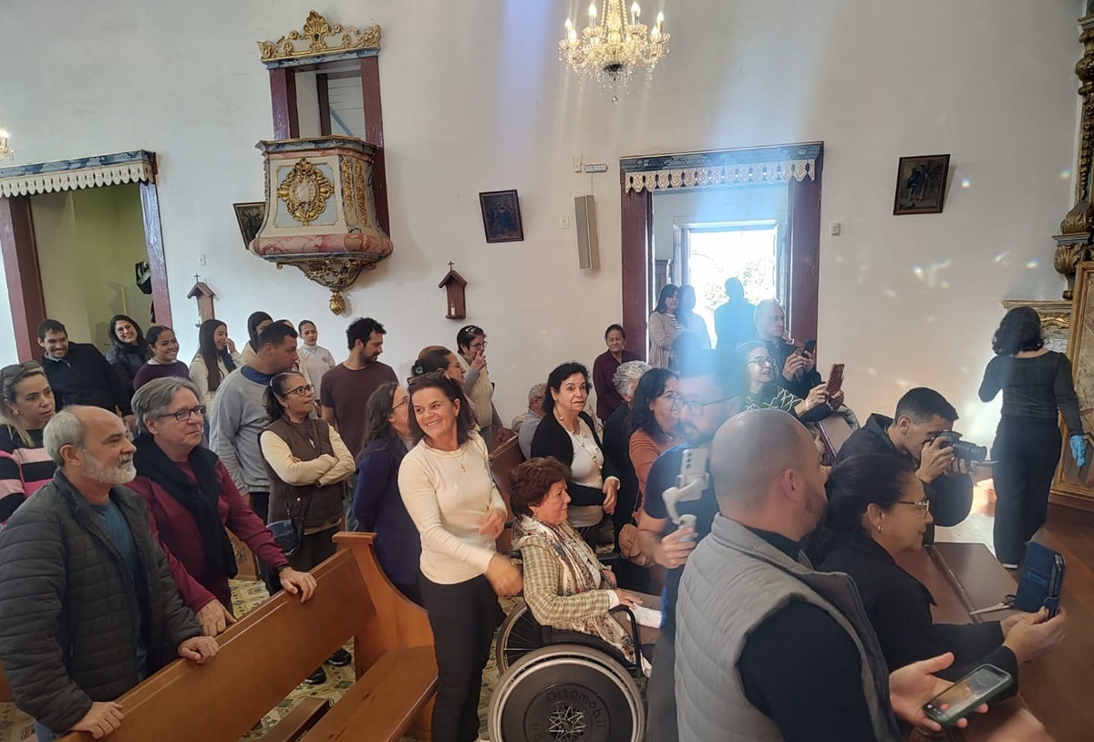 Após cinco décadas, pinturas sacras roubadas voltam a igreja em Minas