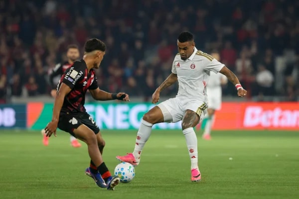 Brasileirão: Athletico-PR vence Internacional e se mantém em 3º lugar