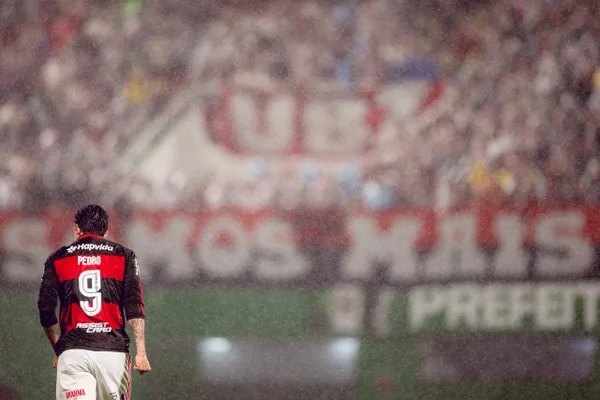 Flamengo: Pedro ultrapassa Viveros e assume artilharia do Brasileirão