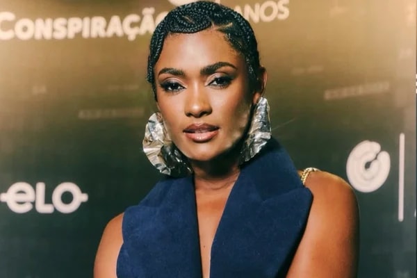 Erika Januza revela como está o coração após término: “Se curando”