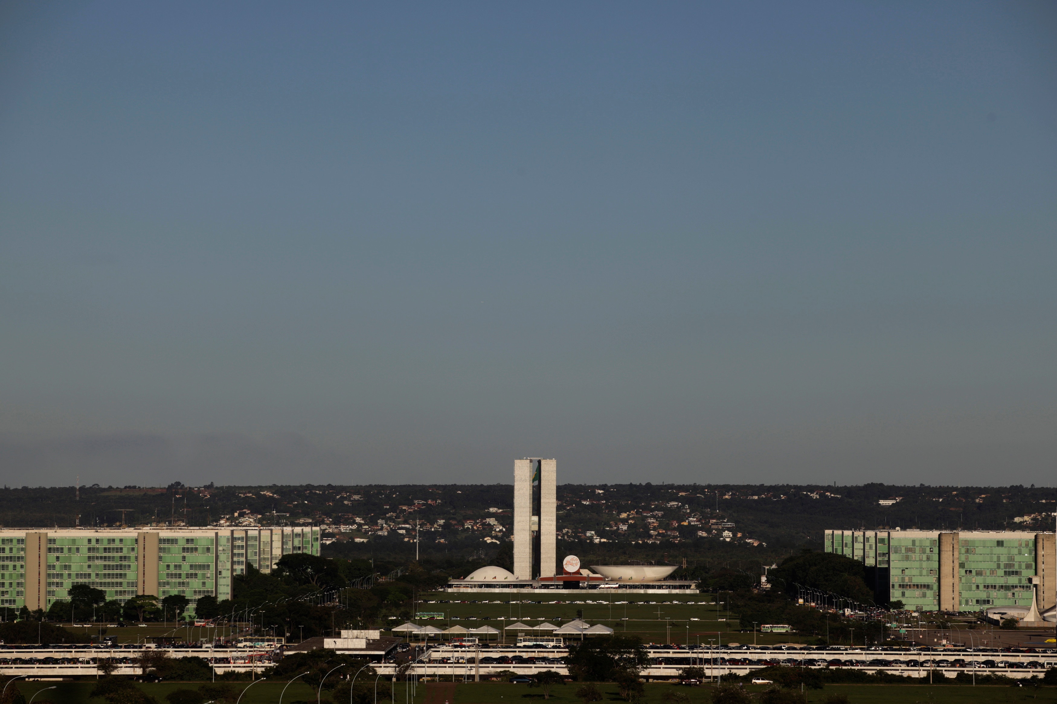 Governo deve prever superávit ‘efetivo’ entre R$ 18 bilhões e 20 bilhões em 2027