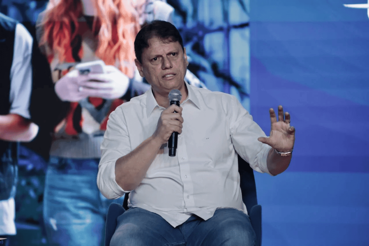 Tarcísio critica decisão de Zanin: "Estão querendo tumultuar a eleição"