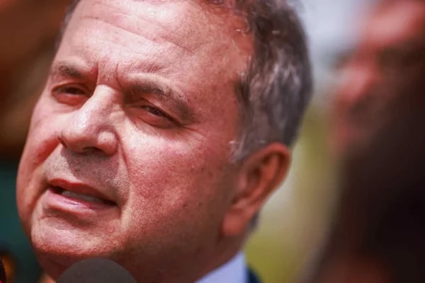 Flávio é orientado a não acionar Justiça contra reajuste do Bolsa Família