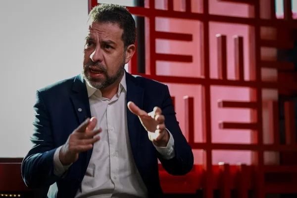 Boulos pede ofensiva de porta-vozes de Lula contra Flávio por tarifaço