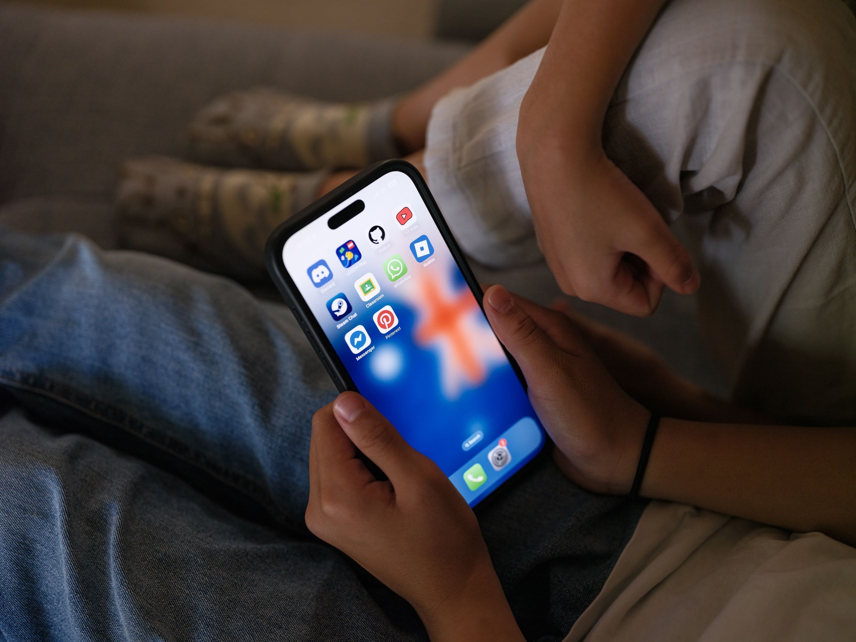 Noruega planeja restringir o uso de redes sociais para menores de 16 anos