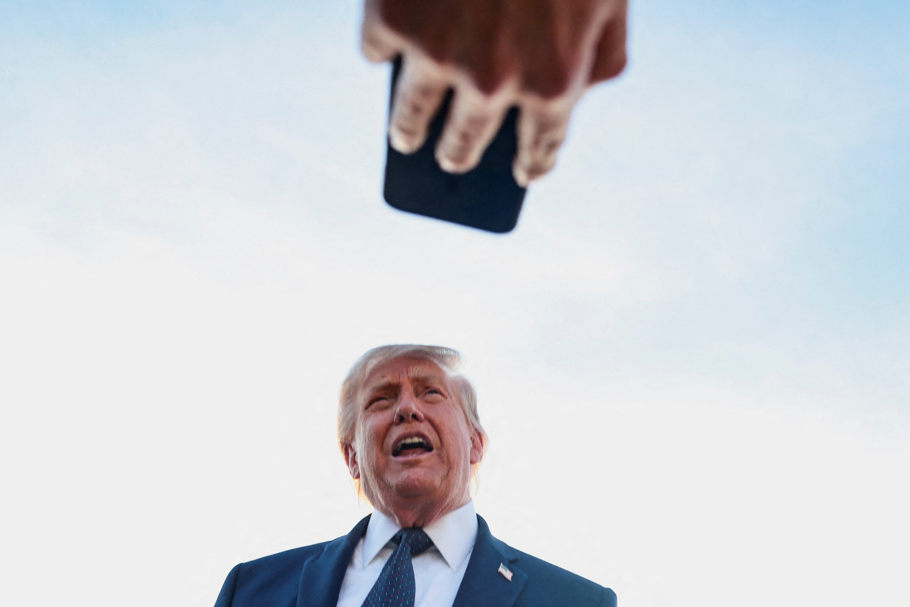EUA confirmam que vão cunhar uma moeda de um dólar com a imagem de Trump