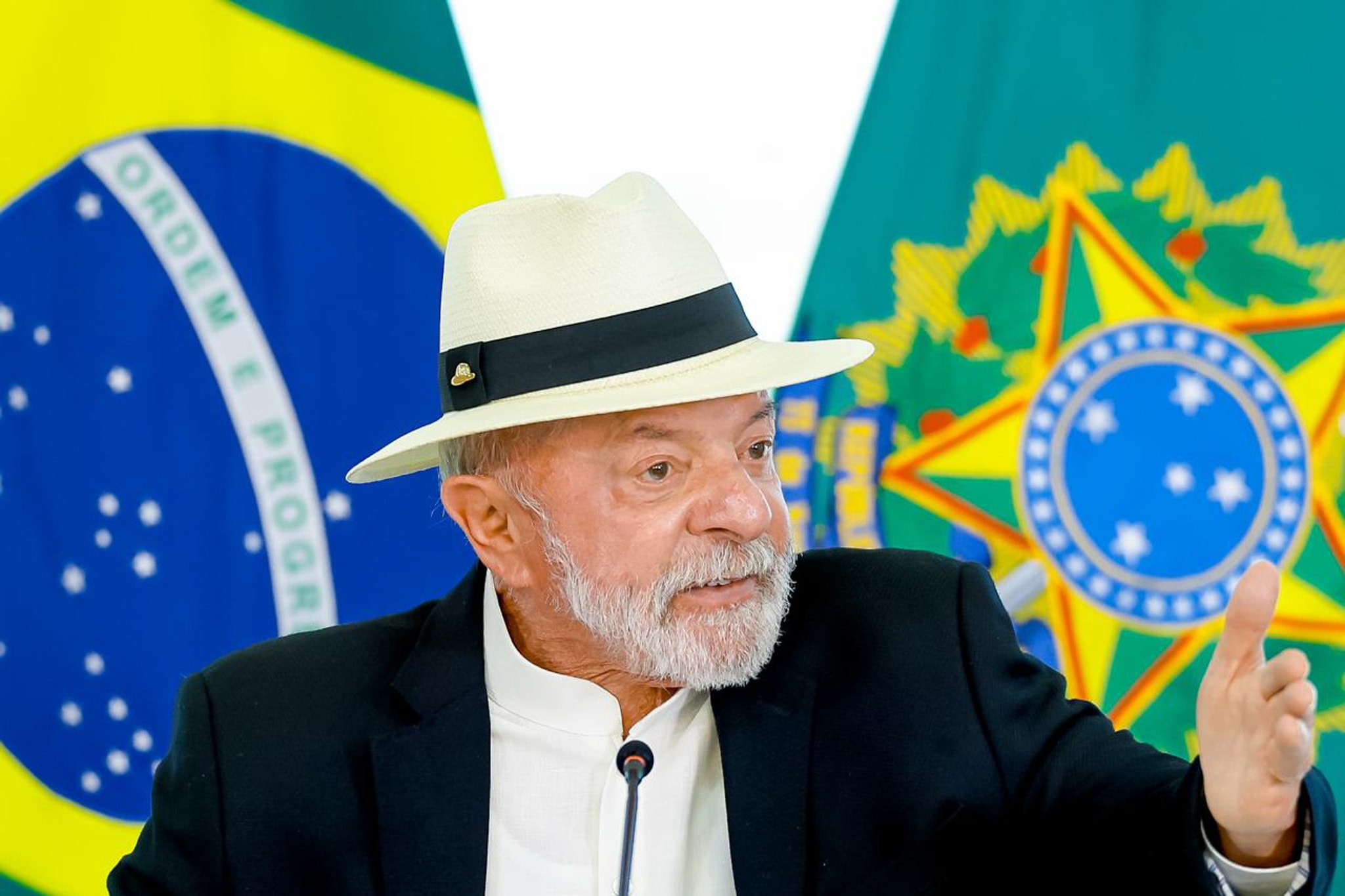 Governo Lula reage a nova tarifa dos EUA e promete acionar reciprocidade