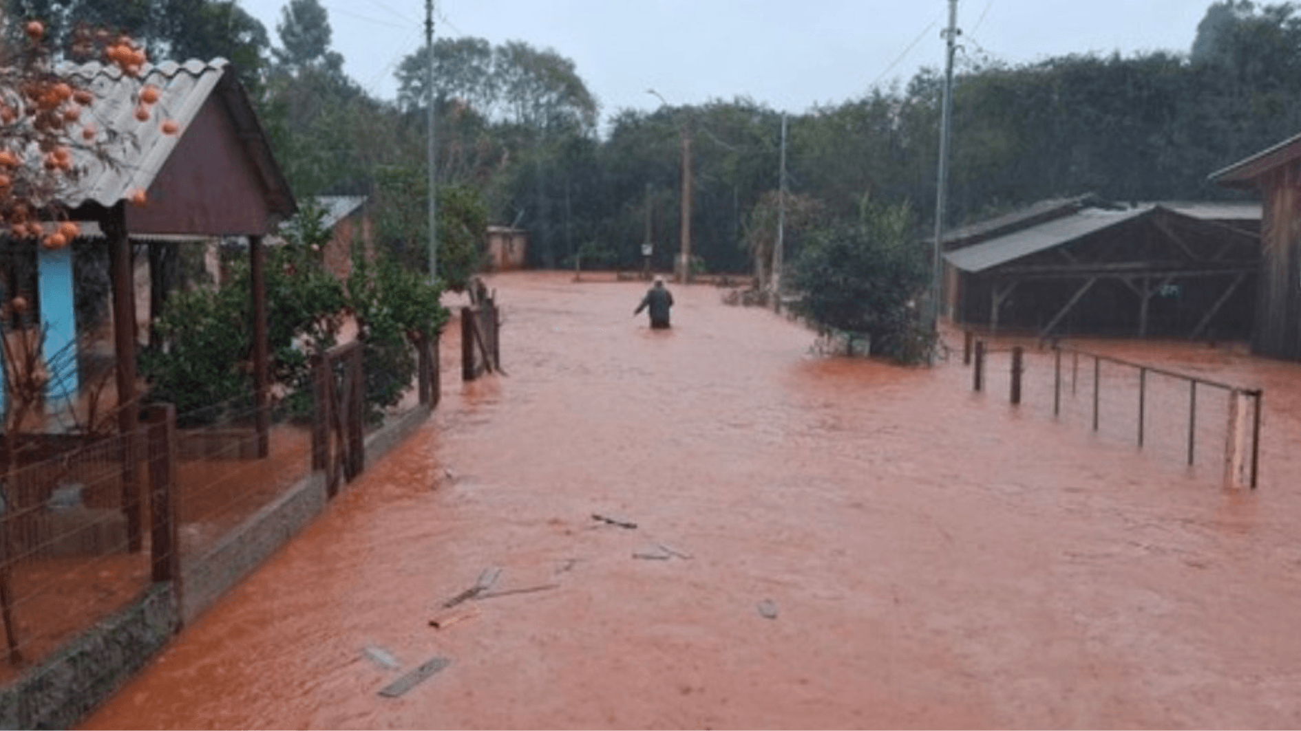 Temporal no Sul: cidades de SC decretam emergência; RS tem 7 feridos