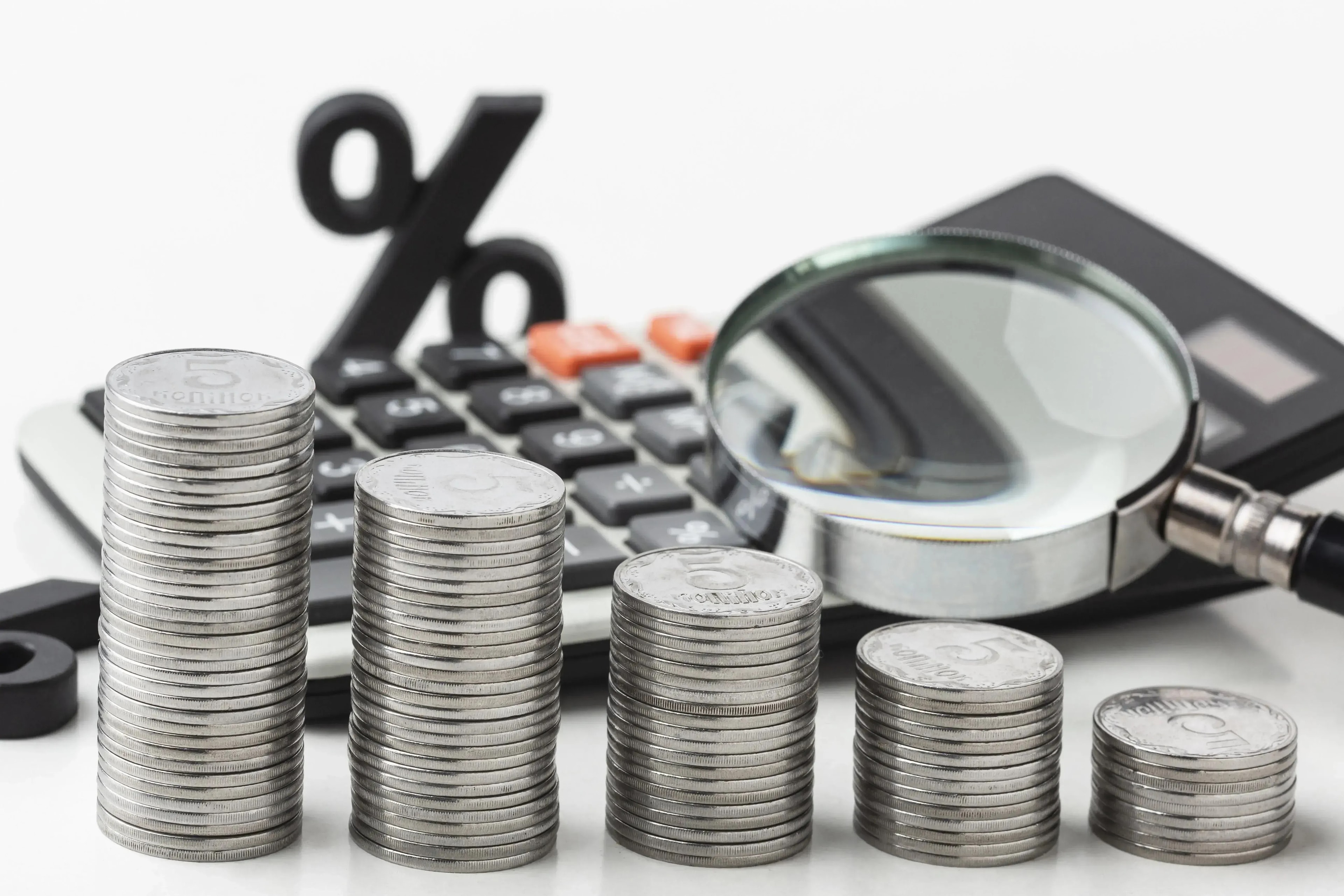 Juros recuam em linha com dólar após nova intervenção do Tesouro em leilões
