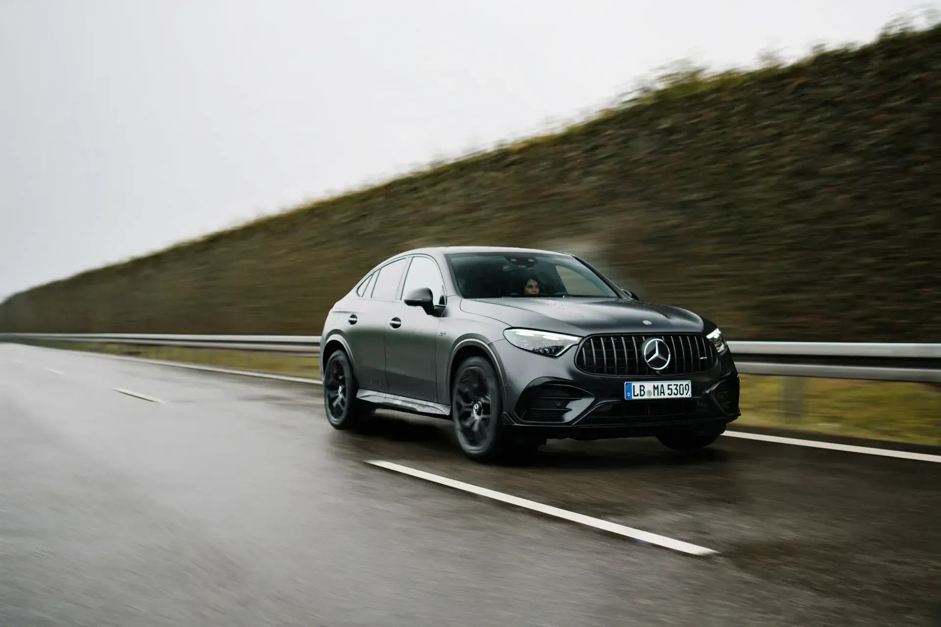 Mercedes-AMG revela SUV elétrico de 1.153 cv para encarar o Cayenne
