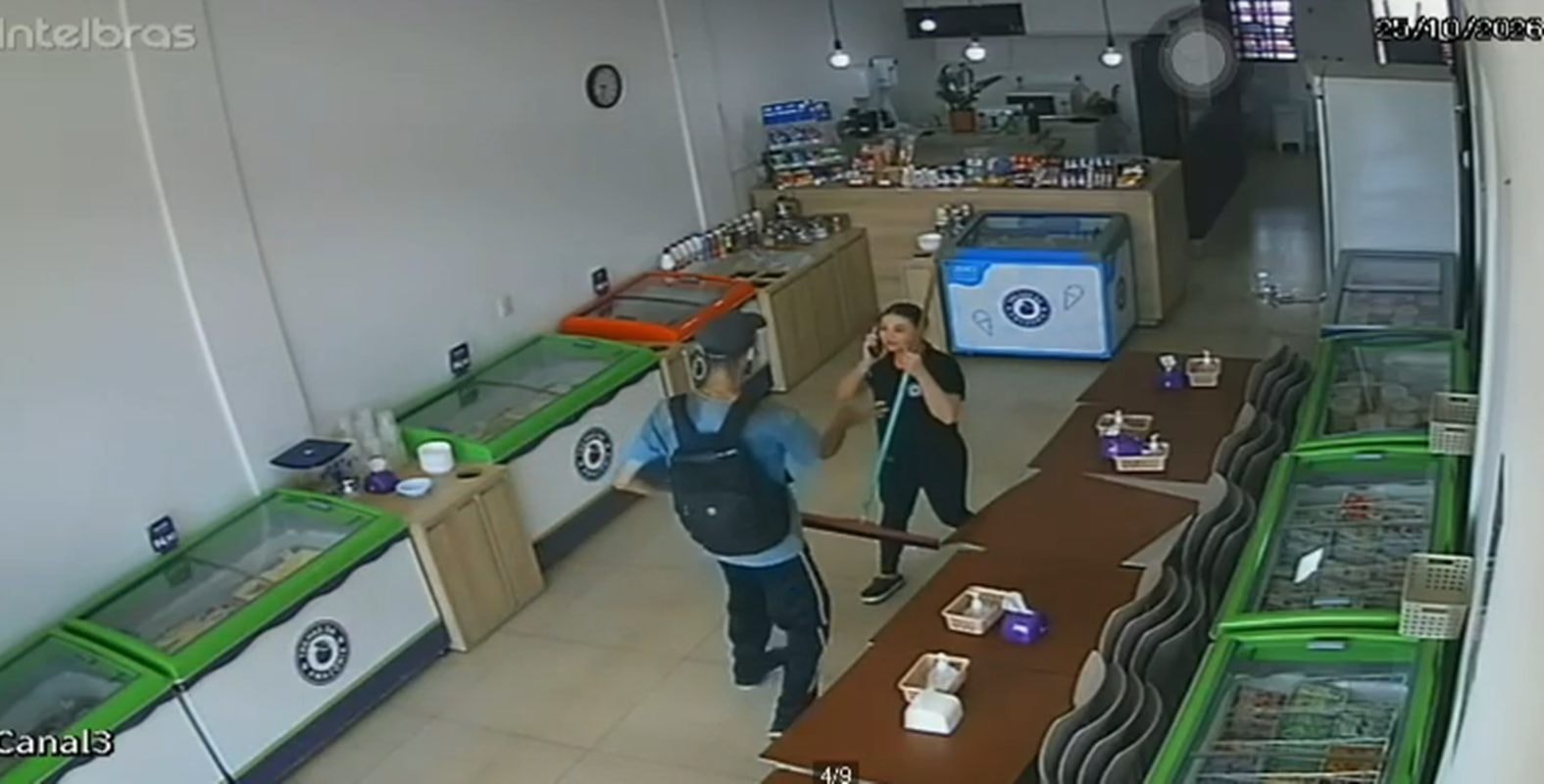 Funcionária evita estupro, toma faca de agressor e o mata em sorveteria