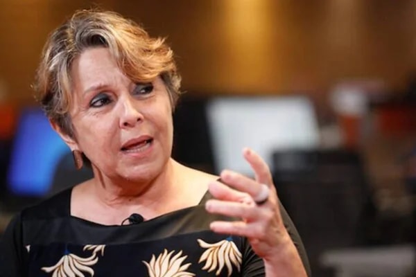 TRE-DF manda suspender propaganda de Michelle que usa imagem de Bolsonaro