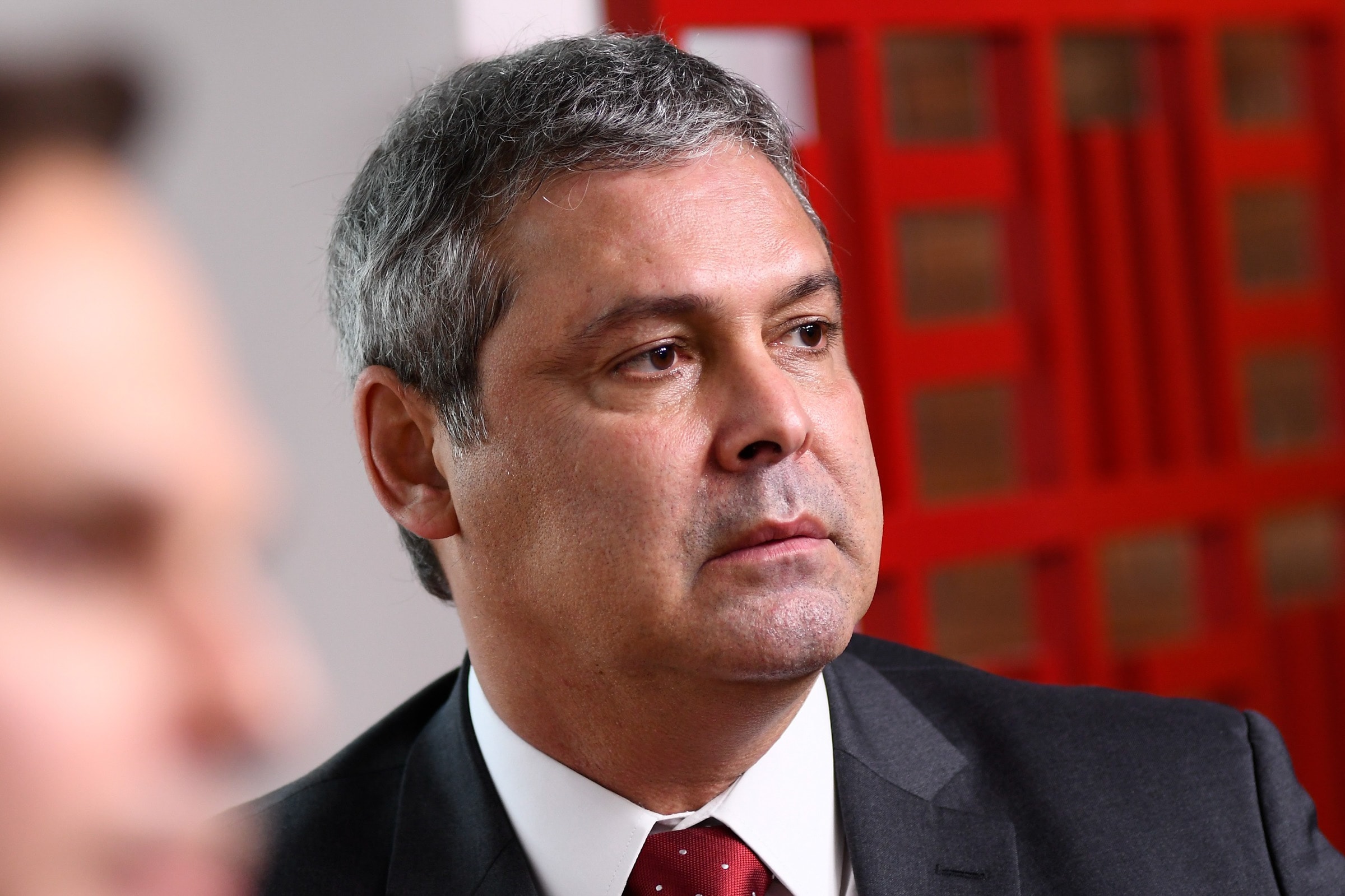 Lindbergh minimiza pesquisa Datafolha e diz crer em reeleição de Lula