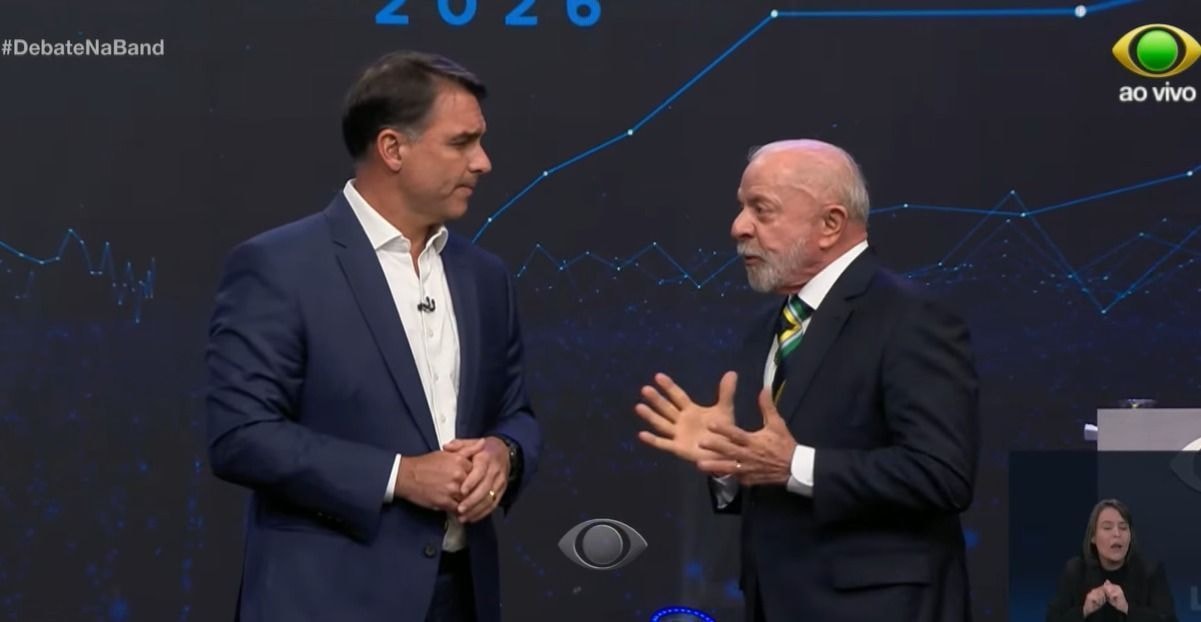 Lula vê subordinação dos Bolsonaro aos EUA; Flávio o acusa de defender PCC