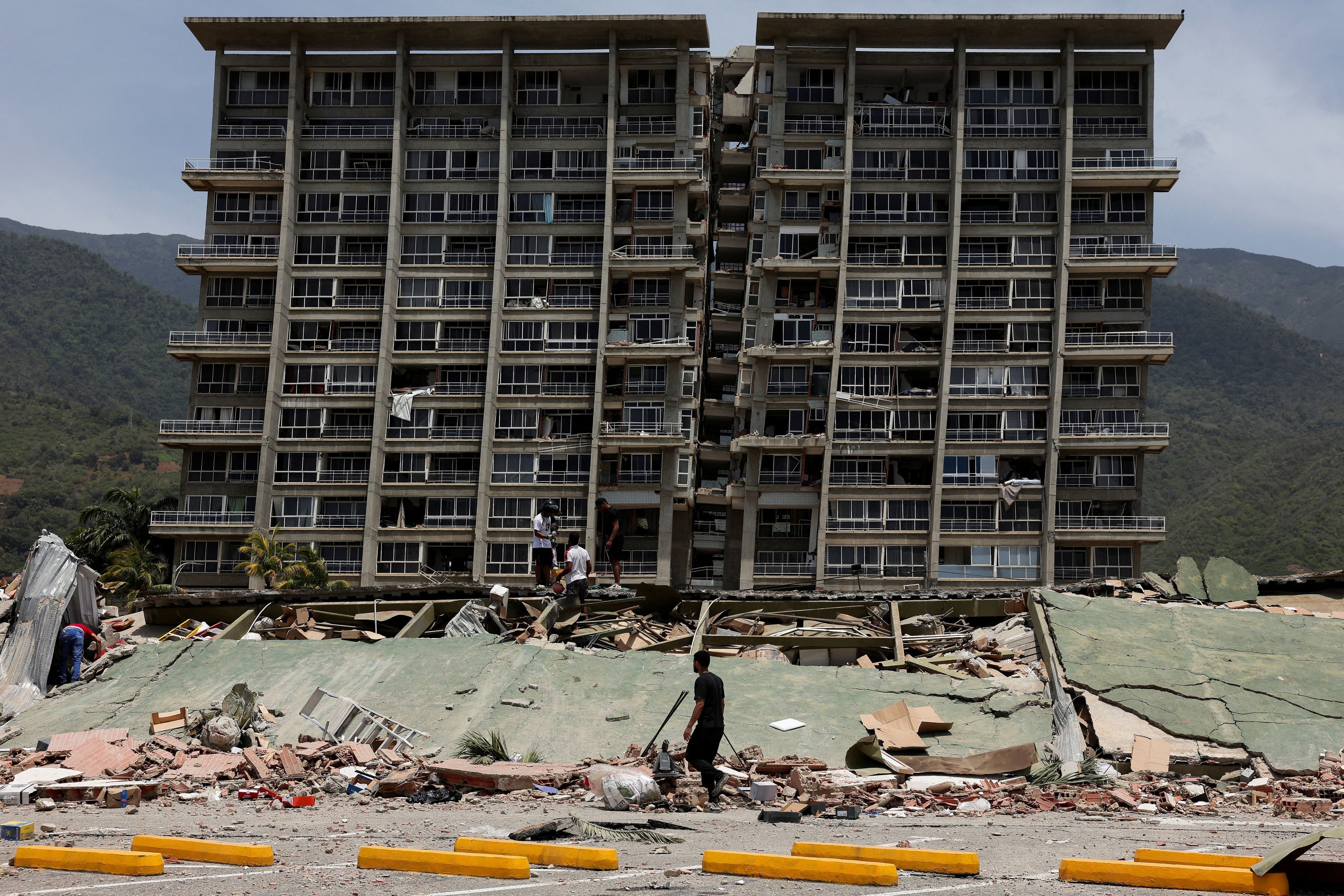 Atrasos em ordens e confusão adiaram resposta da Venezuela a terremotos