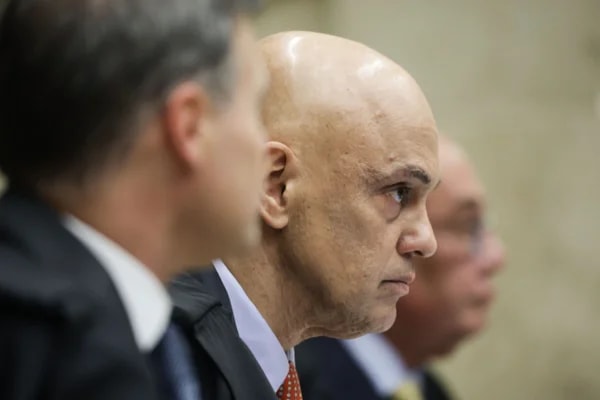 Com crise no STF, Renan Santos promete ligar modo "full anti-sistema"