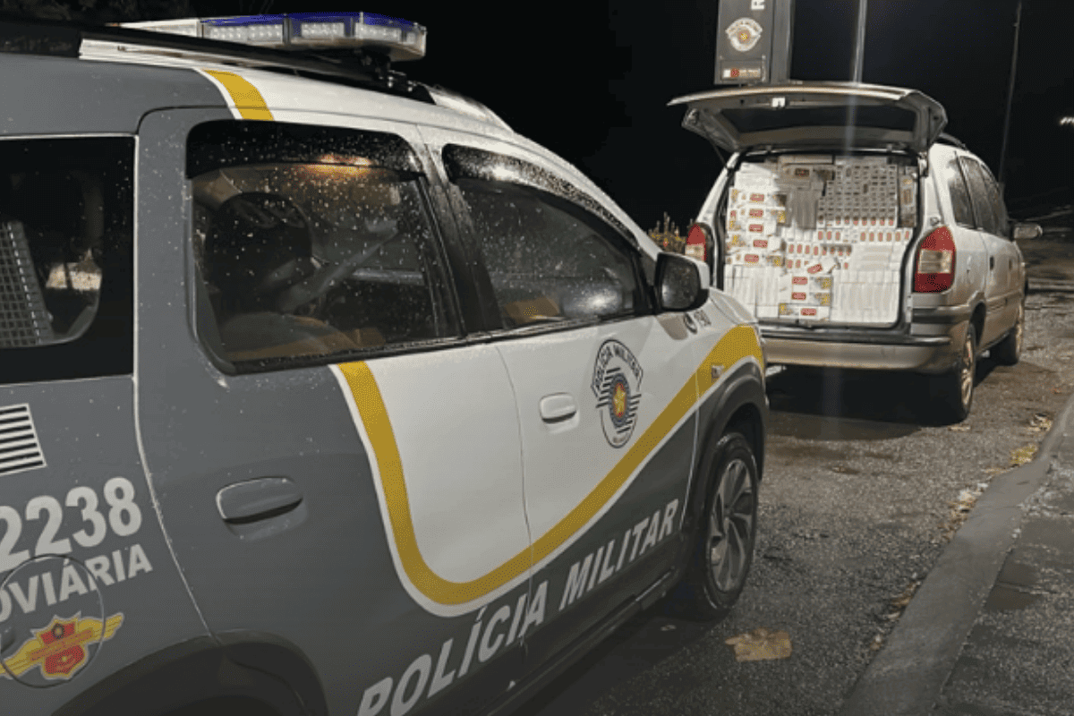 Dois são presos em rodovia por contrabandear 40 mil maços de cigarros
