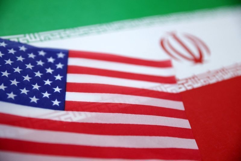 Iranianos se manifestam a favor do governo e rejeitam ameaças de Trump
